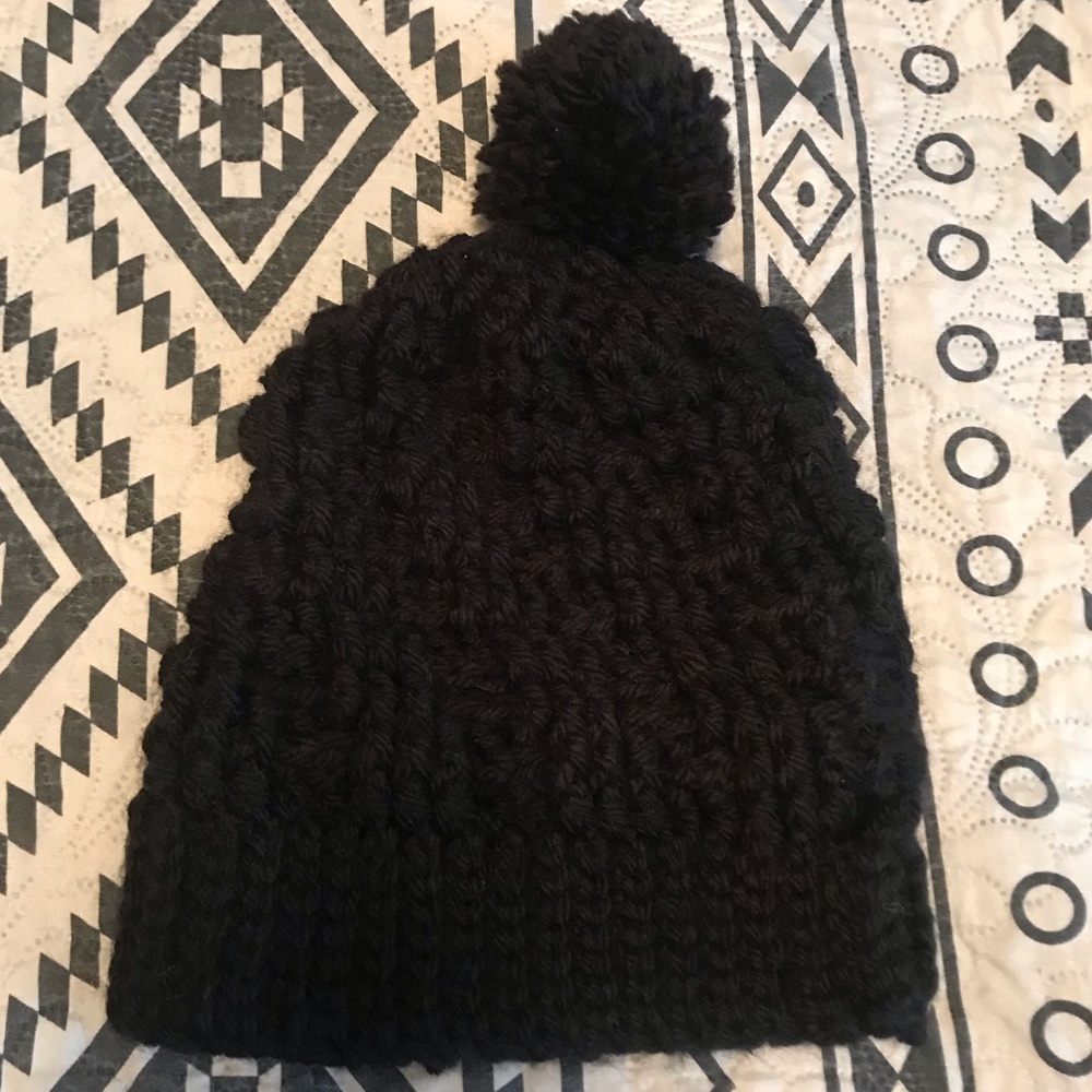 Black Beanie W/ PomPom